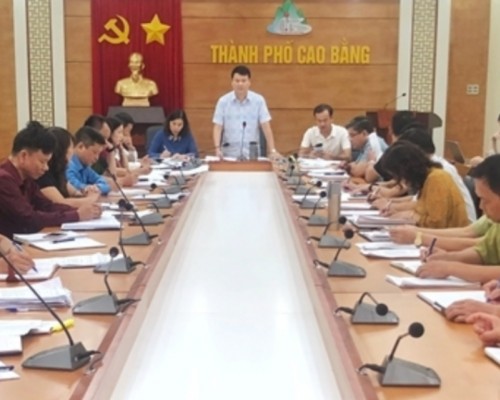 Đ/c Nguyễn Quốc Trung, Chủ tịch UBND thành phố chủ trì hội nghị đánh giá công tác thu ngân sách nhà nước 8 tháng đầu năm 2020