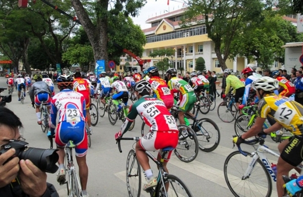 Cuộc đua xe đạp toàn quốc tranh Cúp Truyền hình Thành phố Hồ Chí Minh lần thứ 33 - 2021 “Non sông liền một dải” diễn ra tại tỉnh Cao Bằng từ ngày 05-07/04/2021