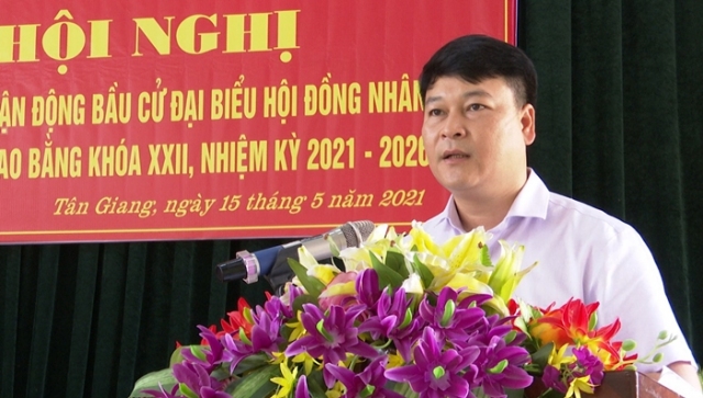 Chủ tịch UBND thành phố Cao Bằng tiếp tục tiếp xúc cử tri, vận động bầu cử tại 11 tổ dân phố của phường Tân Giang