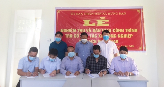 Đ/c Chủ tịch UBND thành phố Nguyễn Quốc Trung dự lễ  nghiệm thu và Bàn giao công trình trụ sở Hợp tác xã nông nghiệp Ba Sạch Hưng Đạo