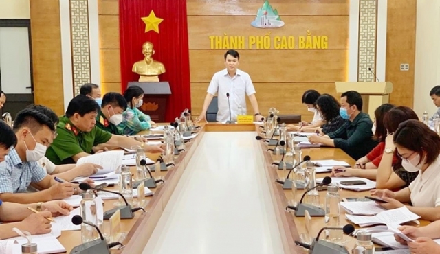 Đ/c Nguyễn Quốc Trung, Chủ tịch UBND thành phố chủ trì phiên họp lần thứ 9 (mở rộng)