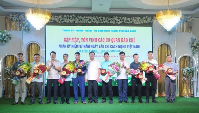 Thành phố gặp mặt, tôn vinh các cơ quan báo chí nhân dịp 97 năm ngày Báo chí cách mạng Việt Nam