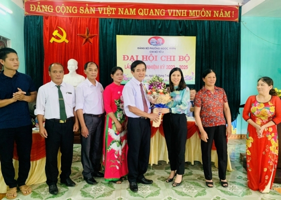 Chi bộ tổ 2, phường Ngọc Xuân và Chi bộ xóm 6, xã Vĩnh Quang tổ chức Đại hội nhiệm kỳ 2022-2025
