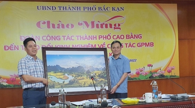 Đoàn công tác của UBND thành phố học tập, trao đổi kinh nghiệm trong công tác GPMB tại huyện Vĩnh Bảo (Hải Phòng) và thành phố Bắc Kạn (Bắc Kạn)