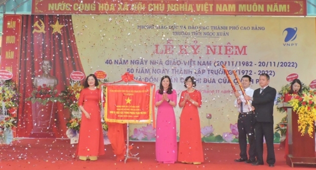Trường THCS Ngọc Xuân đón nhận Cờ thi đua của Thủ tướng Chính phủ