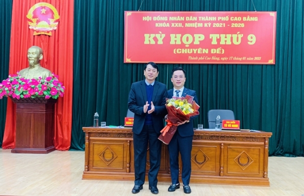 Đ/c Nguyễn Thế Hoàn, Phó Bí thư Thành ủy được bầu giữ chức vụ Chủ tịch UBND thành phố Cao Bằng nhiệm kỳ 2021-2026