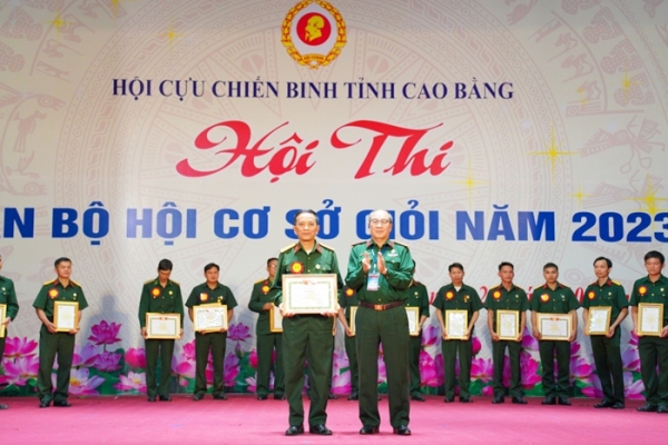 Chủ tịch Hội cựu chiến binh xã Hưng Đạo đạt giải nhất tại Hội thi cán bộ Hội CCB cơ sở giỏi cấp tỉnh năm 2023.