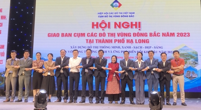 Đ/c Nguyễn Thế Hoàn, Chủ tịch UBND thành phố Cao Bằng dự và phát biểu tại Hội nghị giao ban Cụm các đô thị vùng Đông Bắc năm 2023