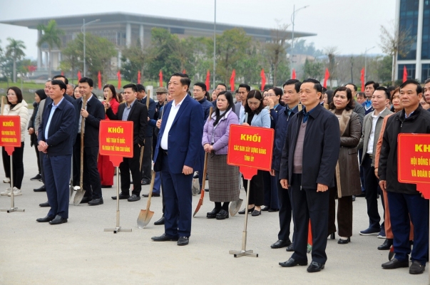 Bí thư Tỉnh ủy dự lễ phát động Tết trồng cây đời đời nhớ ơn Bác Hồ tại thành phố Cao Bằng