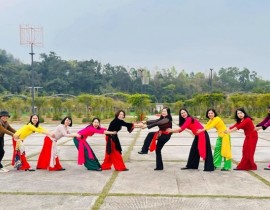 Phụ nữ thành phố Cao Bằng tham gia hưởng ứng "Tuần lễ áo dài" năm 2024